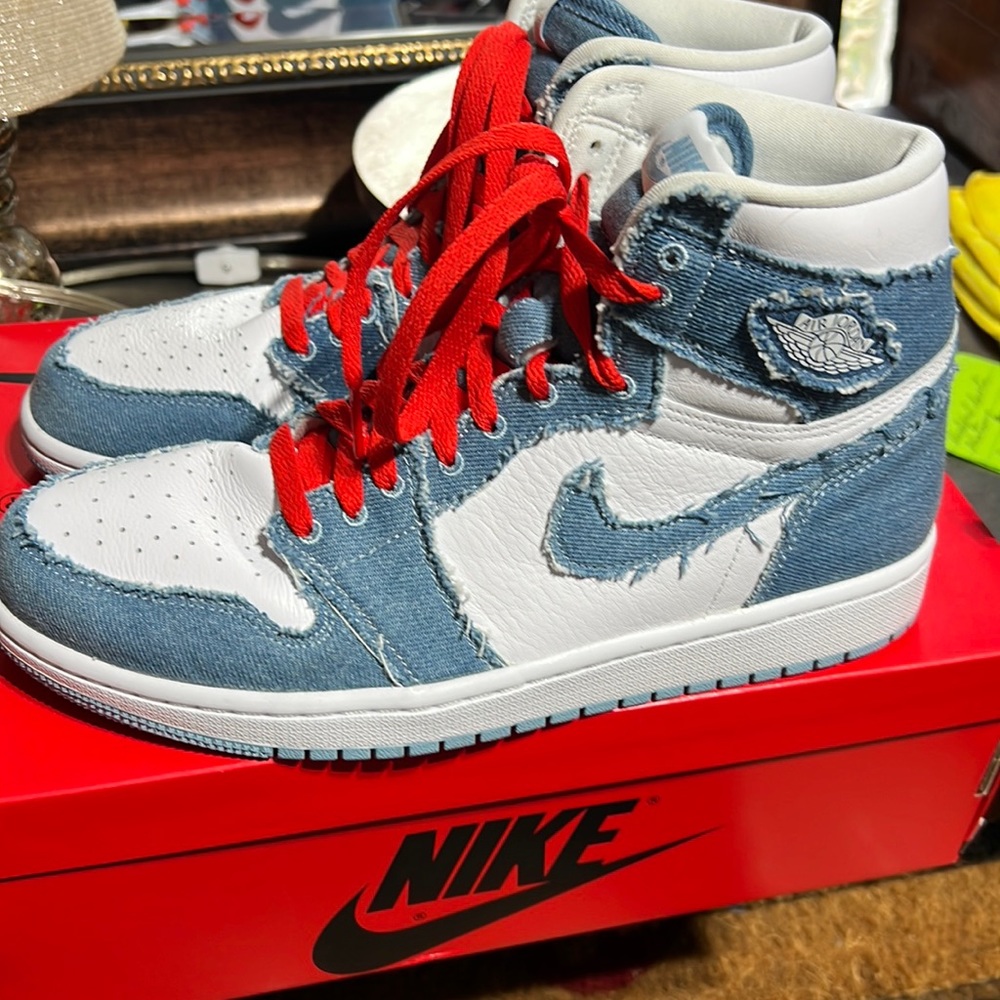 Jordan 1 Retro HI OG DENIM with original box.  Men’s Size 9 / women’s 10.5. Mint